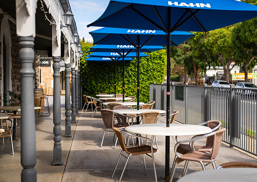 Lyndoch-Hotel-Pub-Barossa-Valley-Outdoor-Dining-Meals