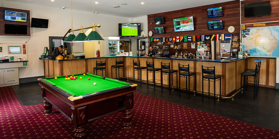 lyndoch-hotel-front-bar-sports-tab-pool-drinks